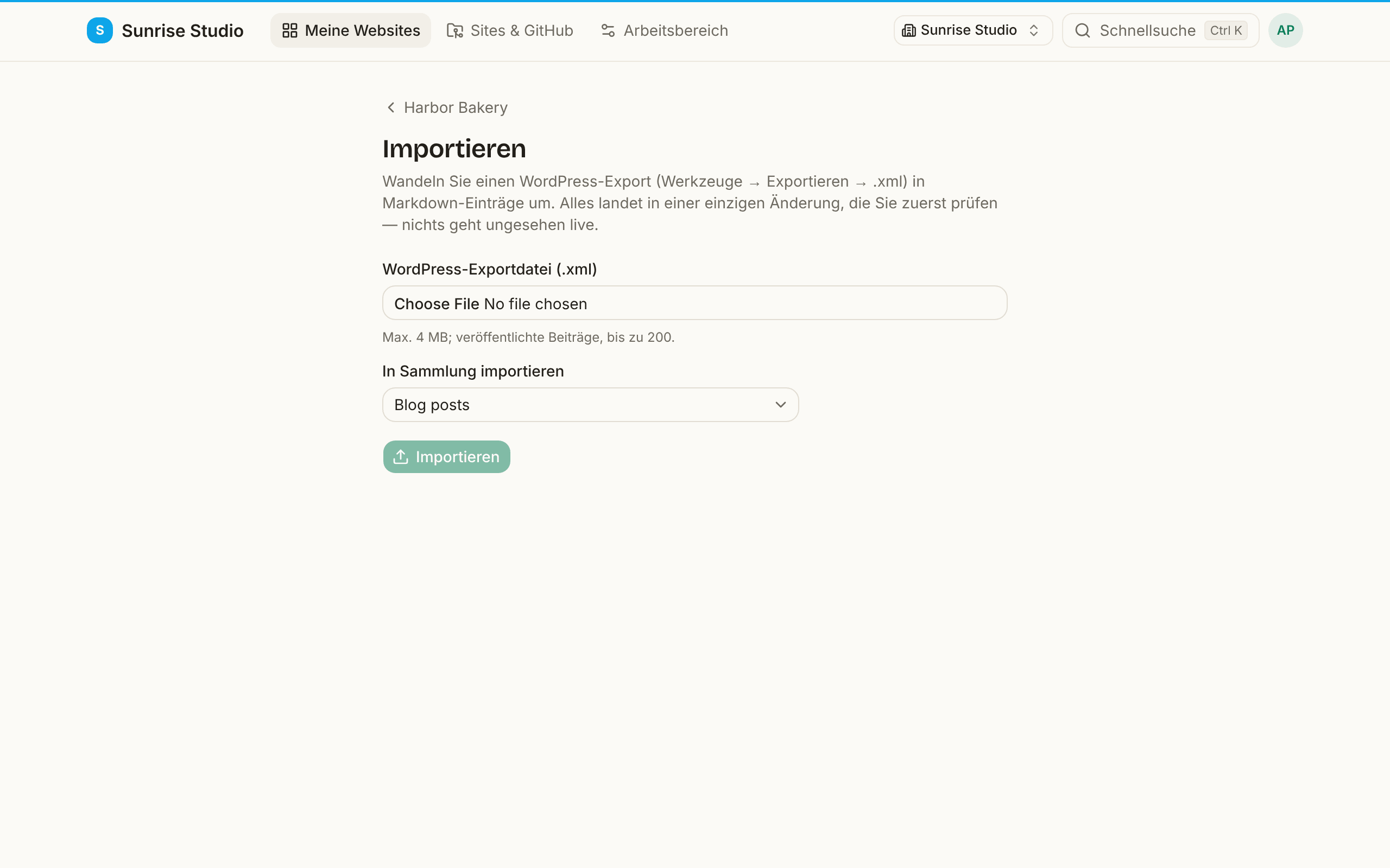 Die Seite Importieren einer Site: eine Dateiauswahl WordPress-Exportdatei (.xml) mit dem Hinweis max. 4 MB und nur veröffentlichte Beiträge, bis zu 200, eine Auswahl In Sammlung importieren mit Blog posts und eine Schaltfläche Importieren
