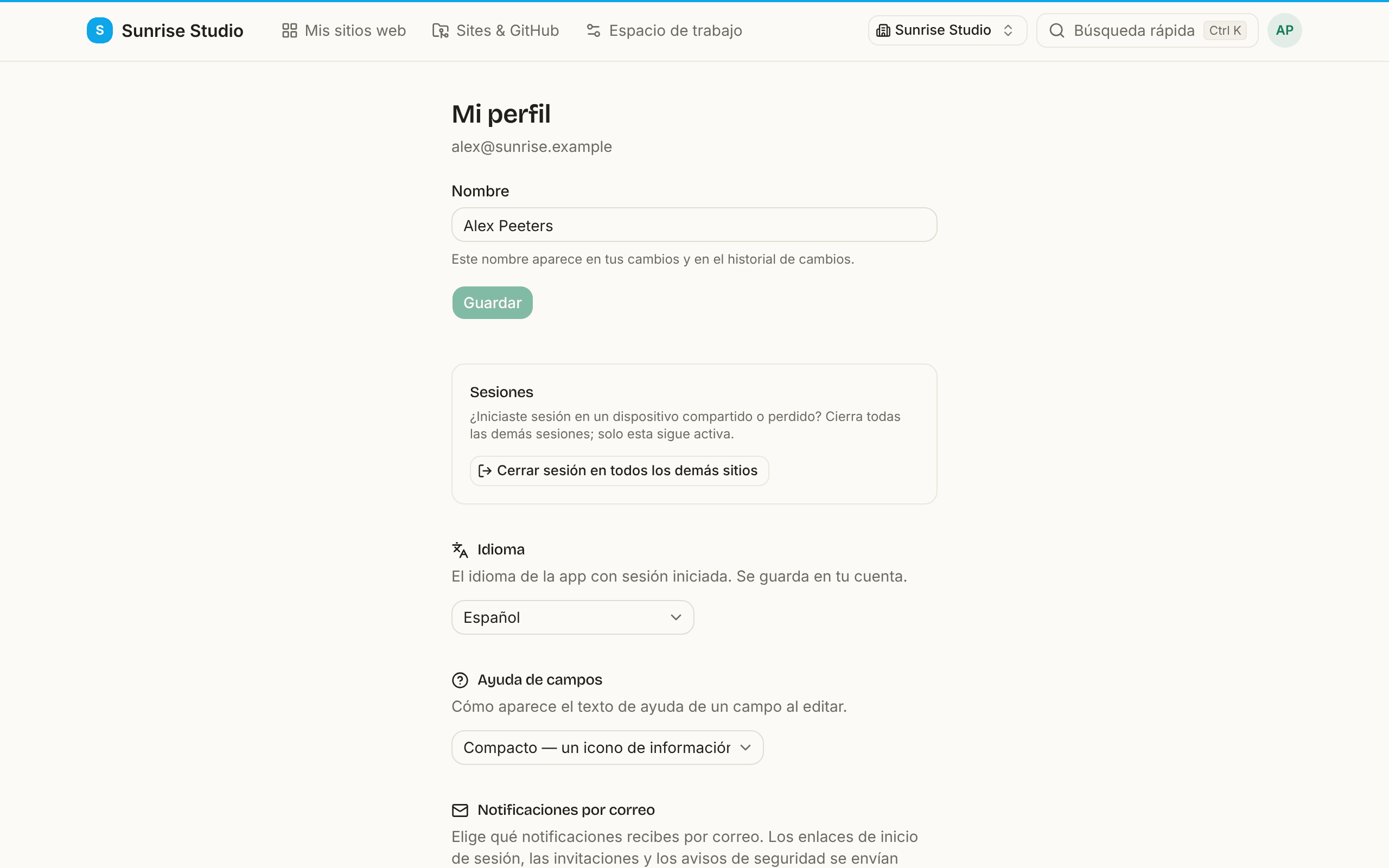 La página Mi perfil: un campo Nombre con Guardar, un recuadro Sesiones con Cerrar sesión en todos los demás sitios, un desplegable Idioma en Español y un desplegable Ayuda de campos