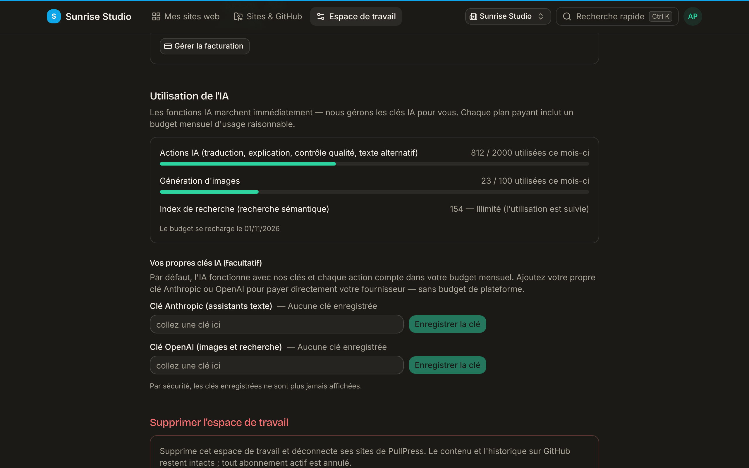 Paramètres de l’espace de travail → Utilisation de l’IA : compteurs pour les actions IA, la génération d’images et l’index de recherche par rapport au budget mensuel de la formule, avec des champs pour enregistrer vos propres clés Anthropic et OpenAI