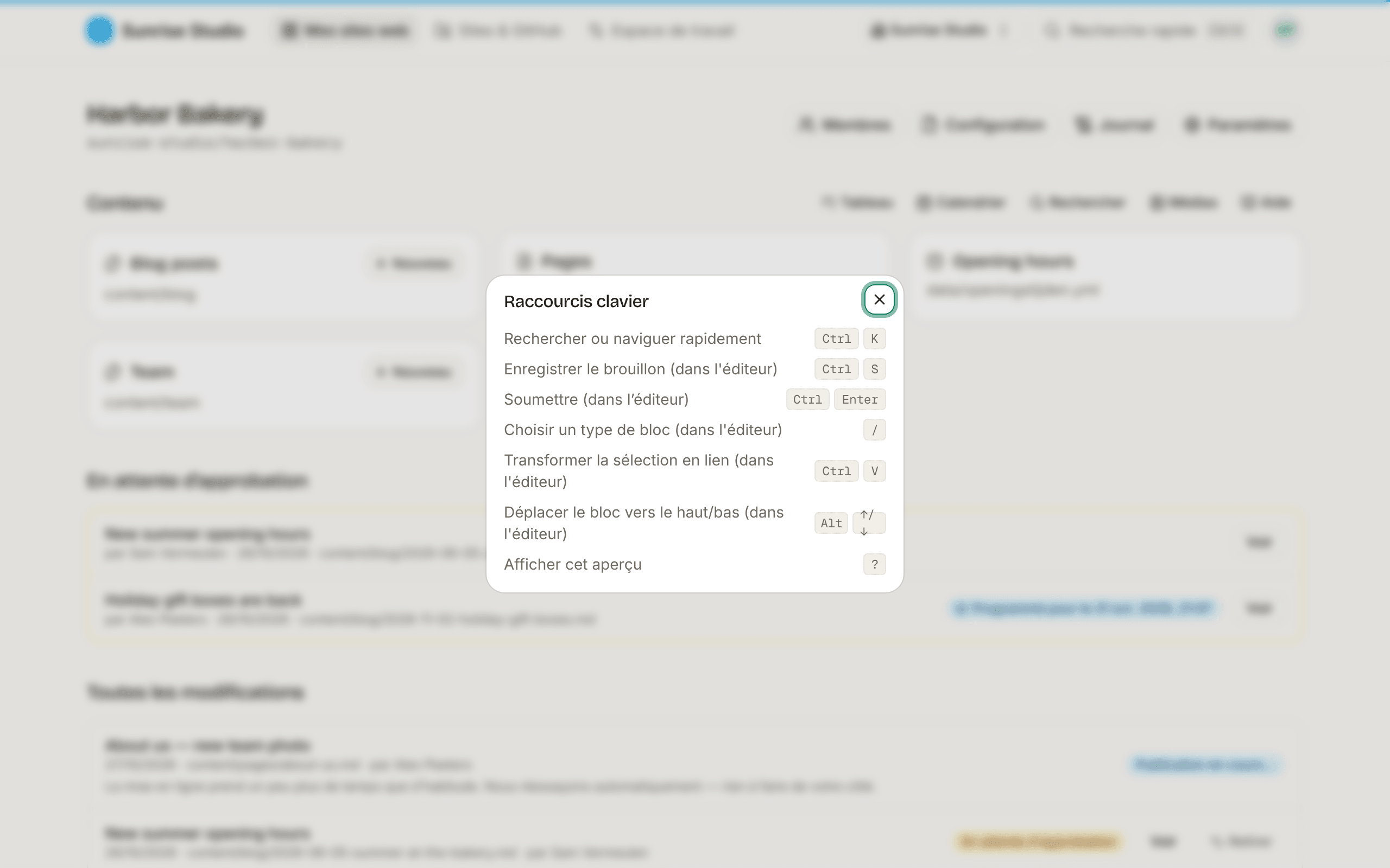 La fenêtre Raccourcis clavier listant la recherche rapide (Ctrl K), l’enregistrement du brouillon (Ctrl S), la soumission (Ctrl Entrée), les types de bloc (/), le lien depuis la sélection (Ctrl V), le déplacement de bloc (Alt ↑/↓) et cet aperçu (?)