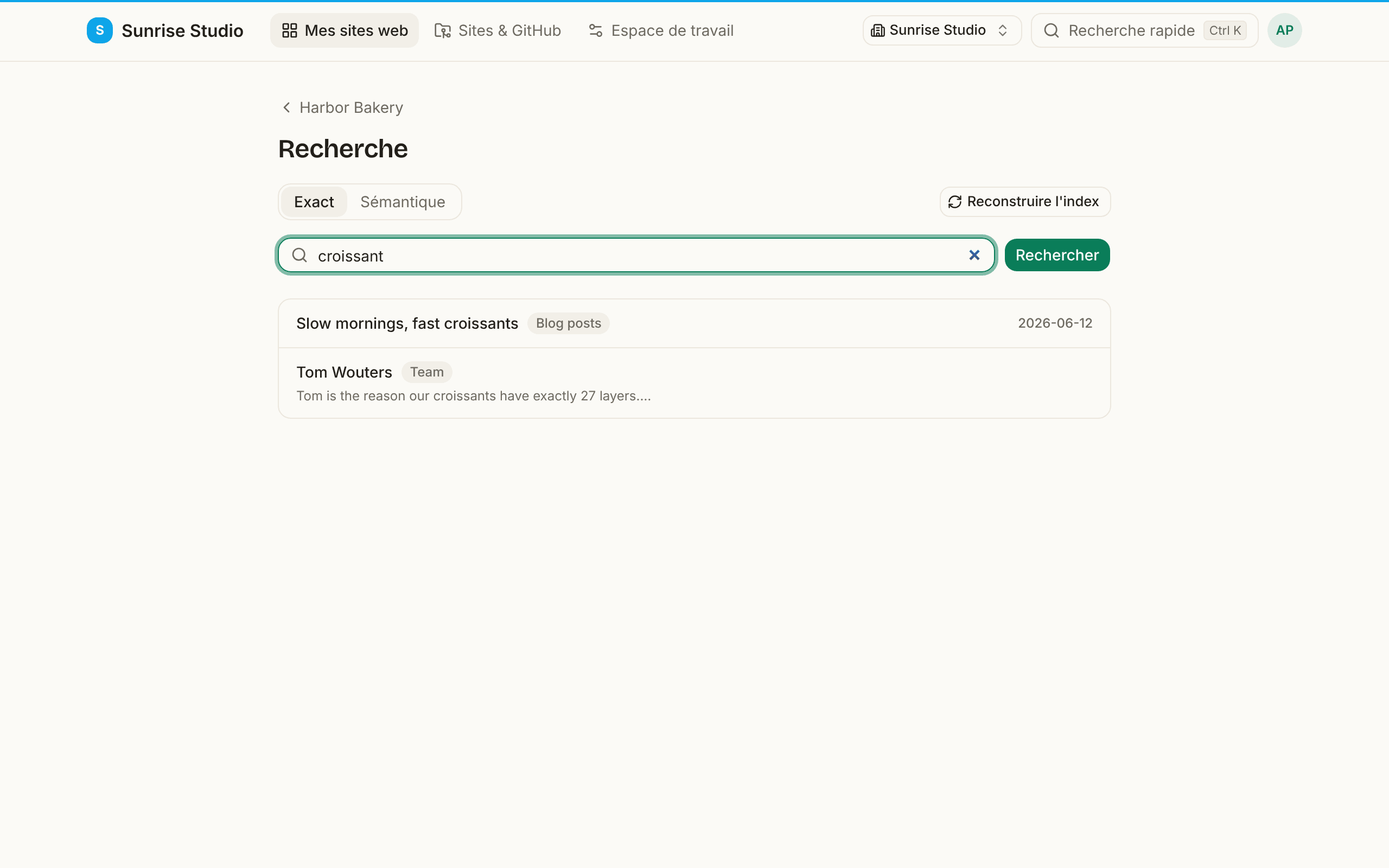 La page de recherche du site en mode Exact avec la requête « croissant » : deux résultats, un article de blog avec sa date et un membre de l’équipe dont la bio mentionne les croissants, chacun avec le nom de sa collection