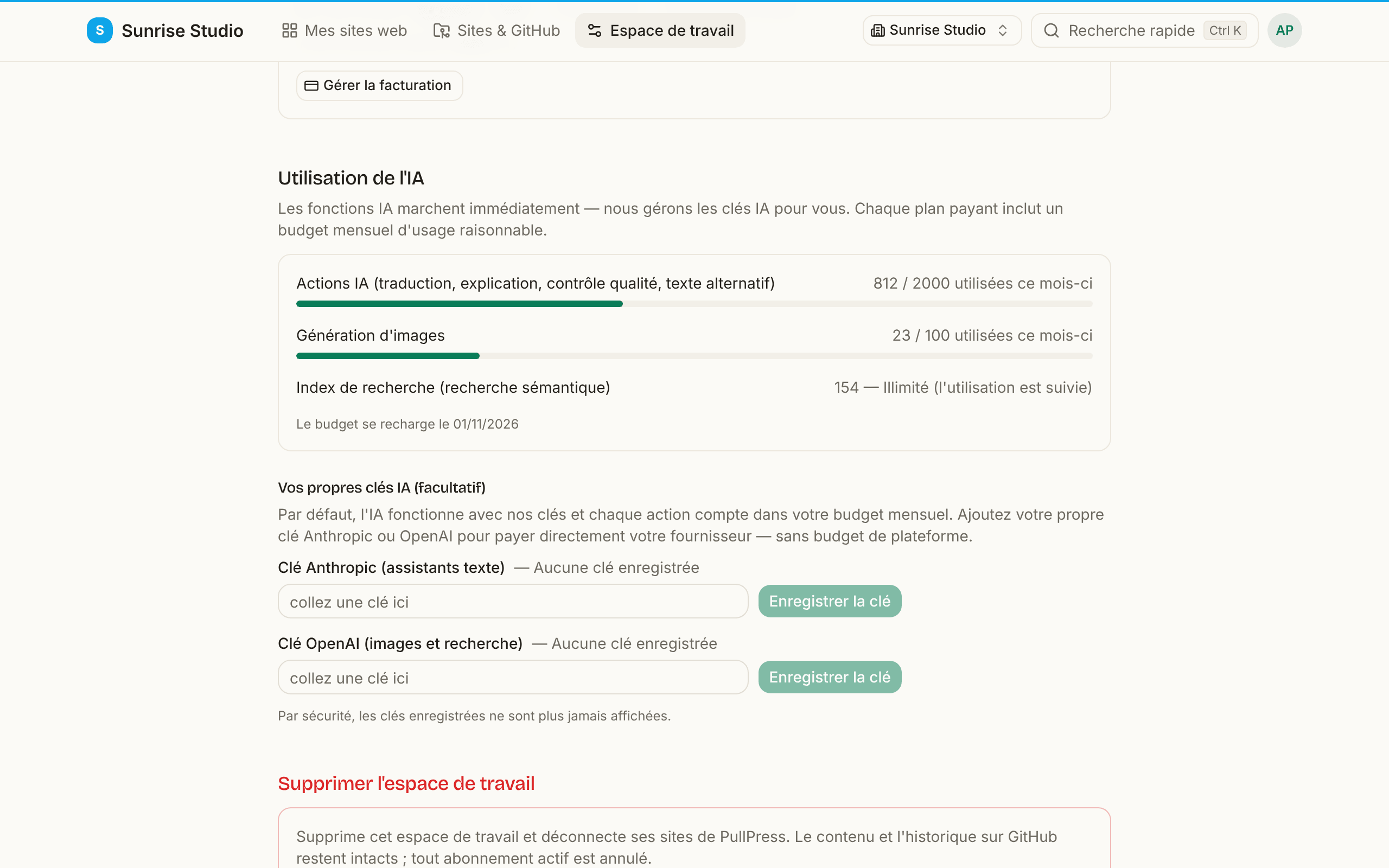 Paramètres de l’espace de travail → Utilisation de l’IA : compteurs pour les actions IA, la génération d’images et l’index de recherche par rapport au budget mensuel de la formule, avec des champs pour enregistrer vos propres clés Anthropic et OpenAI