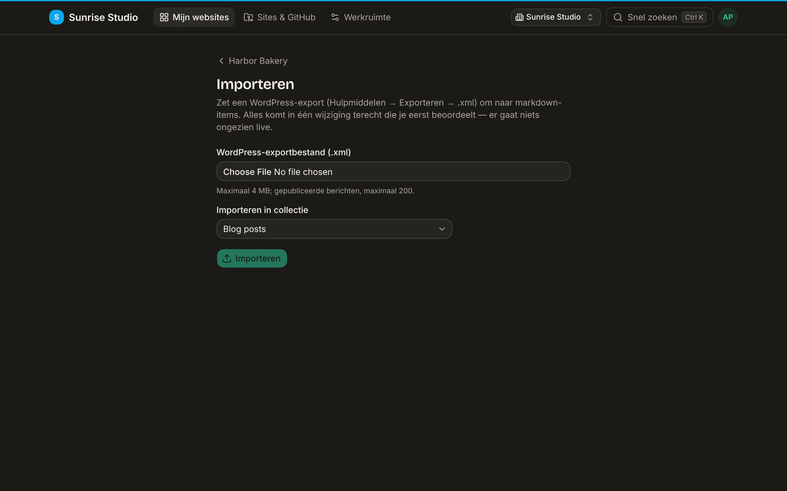De pagina Importeren van een site: een keuzeveld WordPress-exportbestand (.xml) met de opmerking max. 4 MB en alleen gepubliceerde berichten, tot 200, een keuzelijst Importeren in collectie op Blog posts, en een knop Importeren