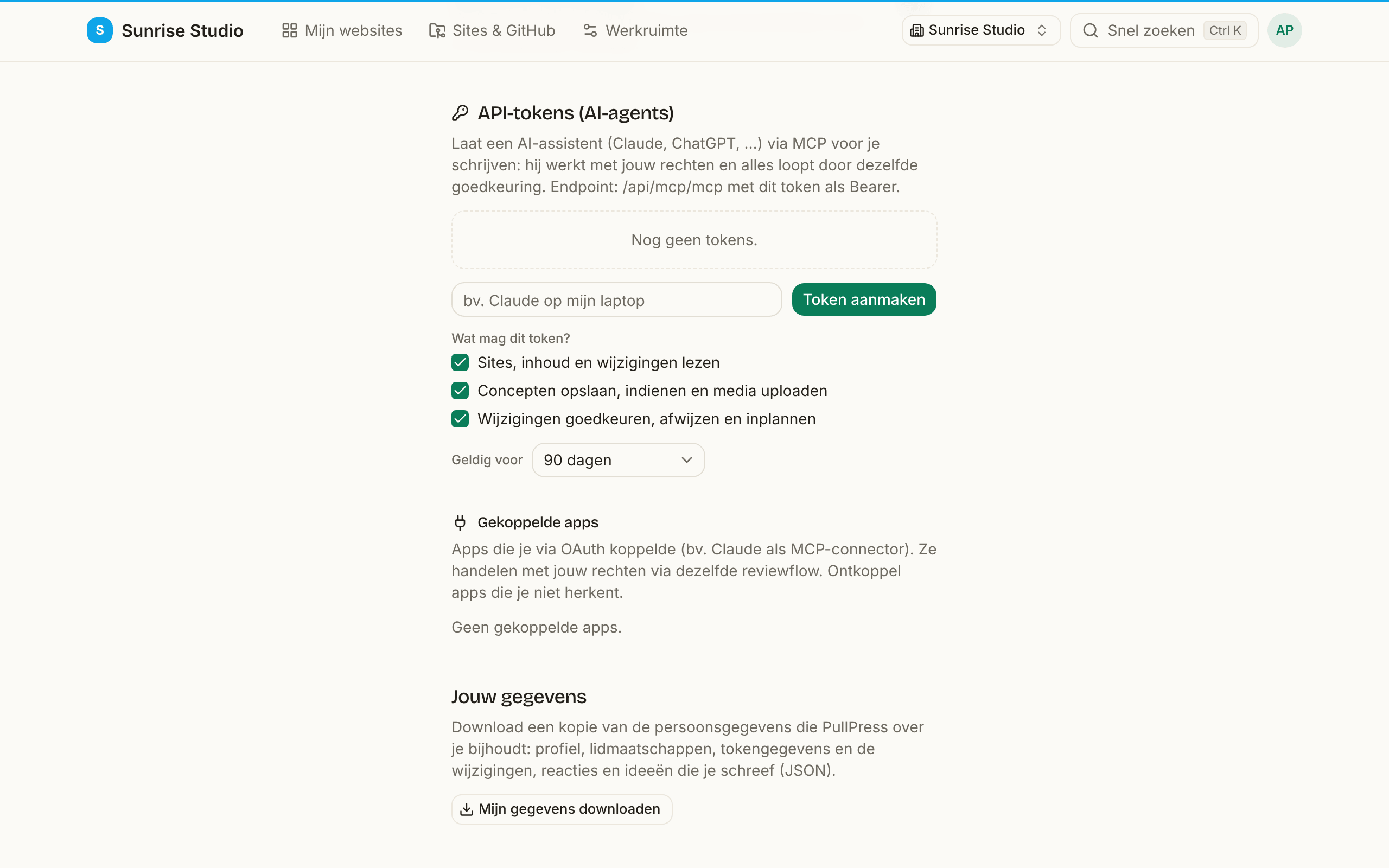 Het onderdeel API-tokens (AI-agents) van het profiel: uitleg over het MCP-endpoint, een lege lijst tokens, een naamveld met een knop Token aanmaken, drie vinkjes voor rechten (lezen; concepten bewaren, indienen en media uploaden; goedkeuren, afwijzen en inplannen), een keuzelijst Geldig voor op 90 dagen, en daaronder de lijst Gekoppelde apps
