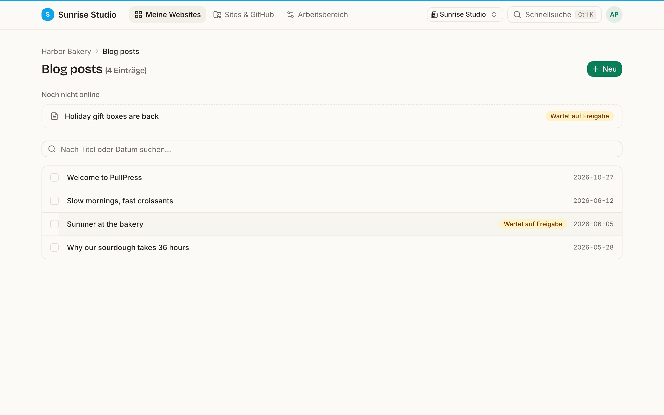 Die Sammlung Blog posts: eine durchsuchbare Liste von Einträgen mit Datum, Kontrollkästchen für Sammelaktionen und eine Schaltfläche Neu