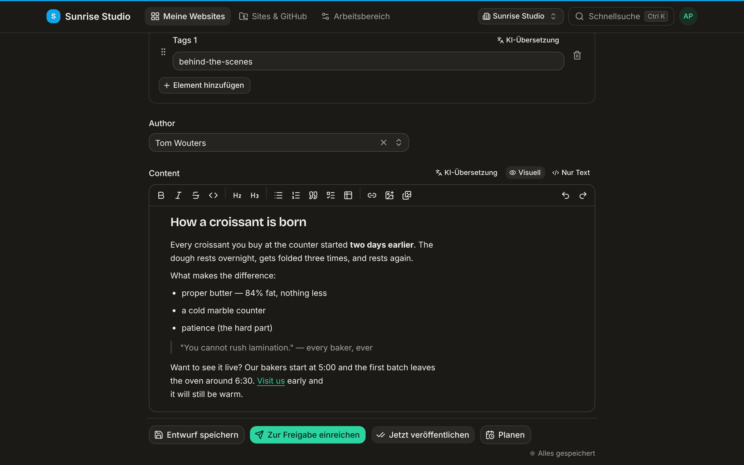 Das Feld Content mit seiner Formatierungsleiste (fett, kursiv, Überschriften, Listen, Zitat, Tabelle, Link, Bild), dem Umschalter Visuell / Nur Text und einem formatierten Artikel mit Überschrift, fettem Text, einer Aufzählung und einem Zitat