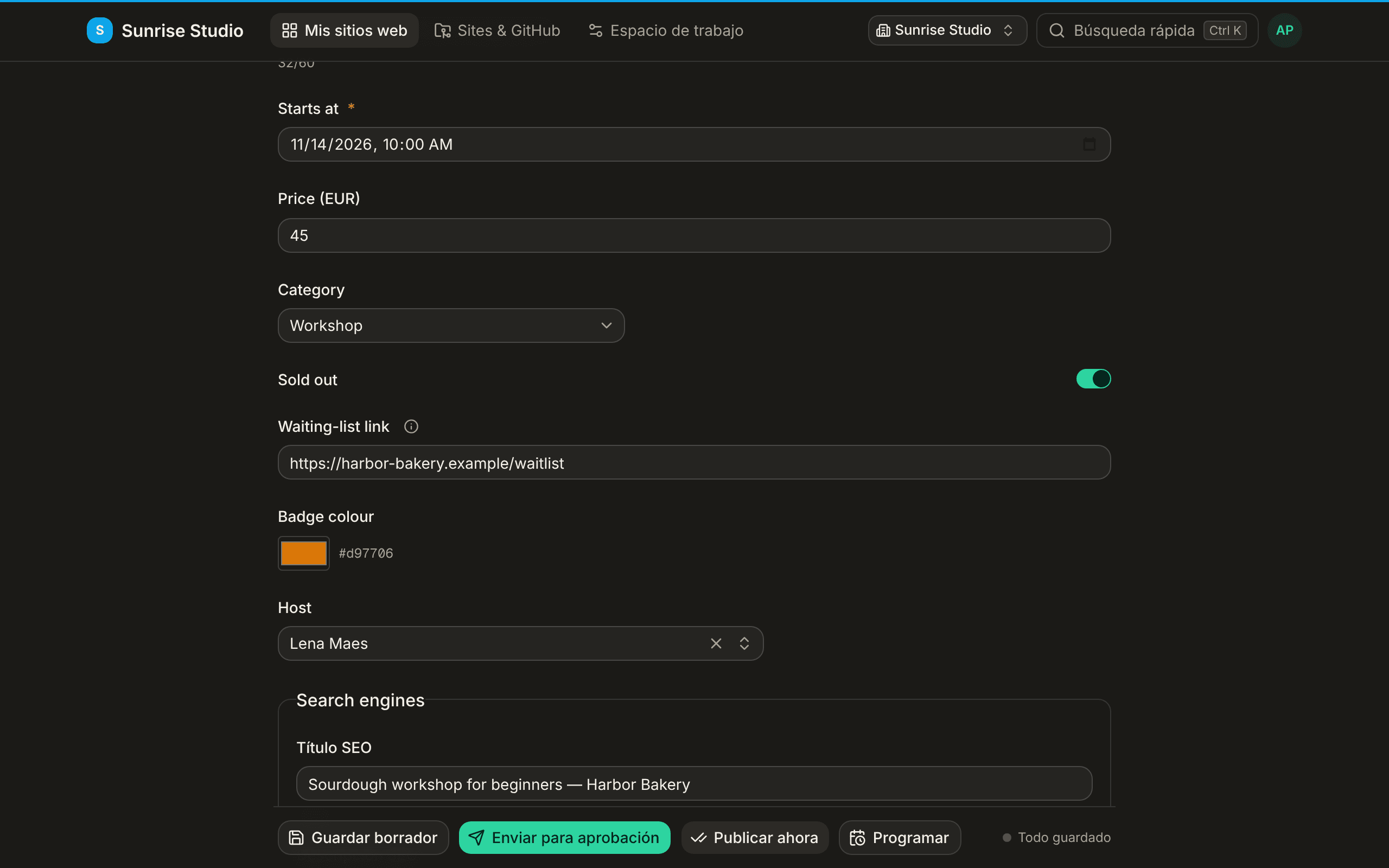 Una entrada de evento con campos estructurados: un selector de fecha y hora Starts at, un número Price (EUR), un desplegable Category en Workshop, un interruptor Sold out activado y un campo Waiting-list link que aparece porque el evento está agotado