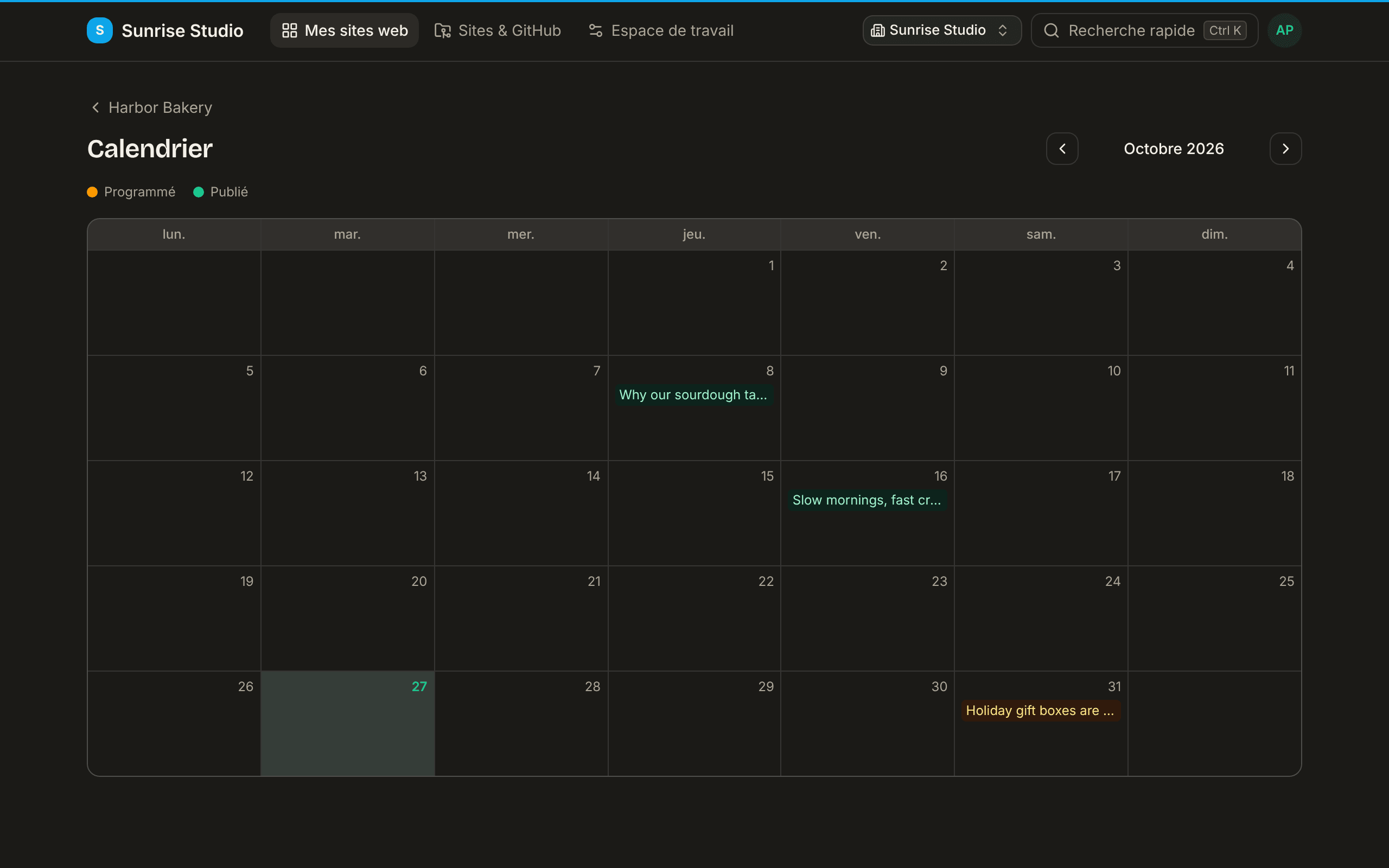 Le calendrier éditorial du mois en cours : les articles publiés en pastilles vertes aux jours de leur mise en ligne, un article programmé en pastille orange à sa date de publication future, et aujourd’hui mis en évidence