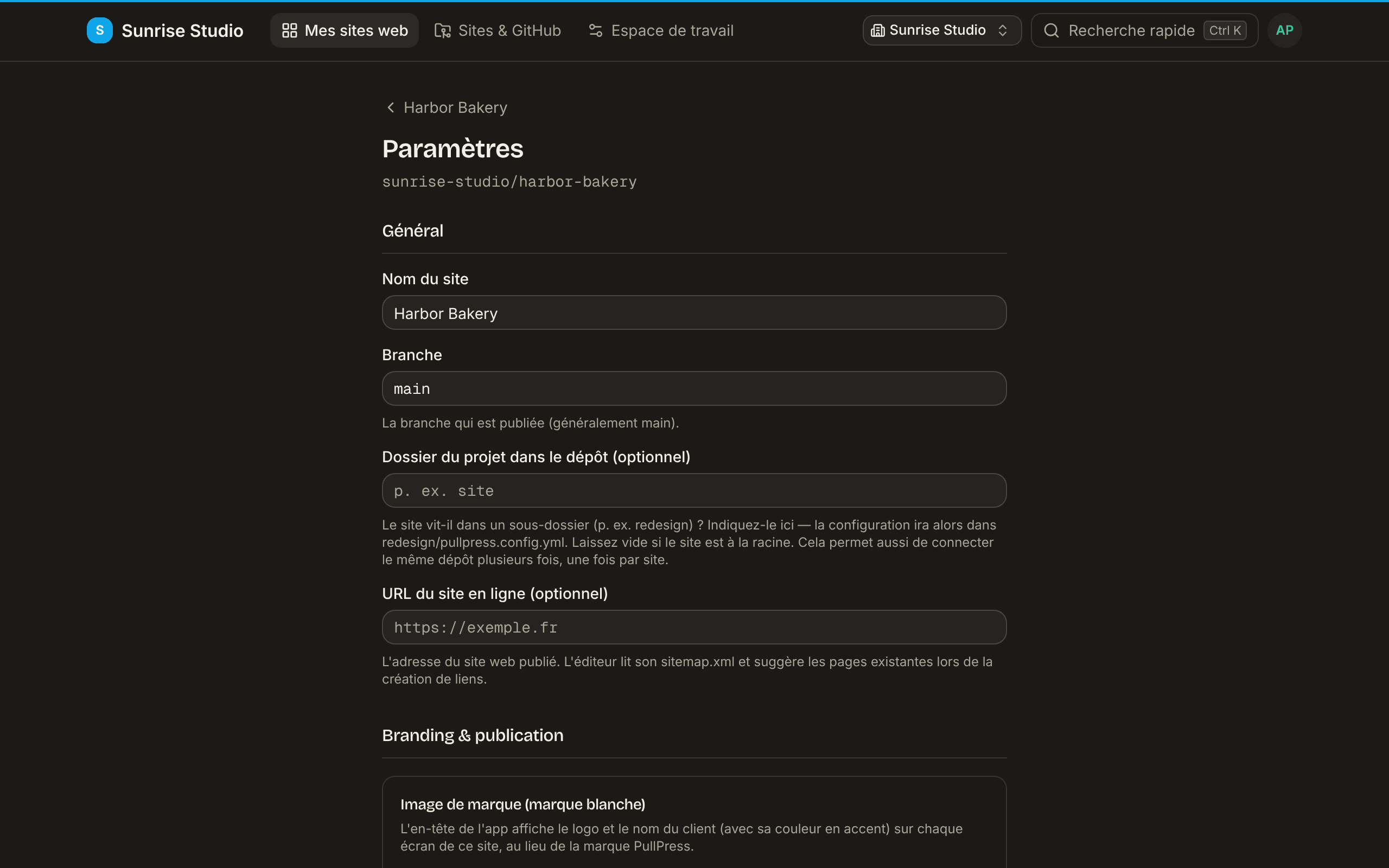 Le haut de la page Paramètres d’un site : Général avec Nom du site, Branche (main), un Dossier du projet dans le dépôt facultatif et une URL du site en ligne facultative
