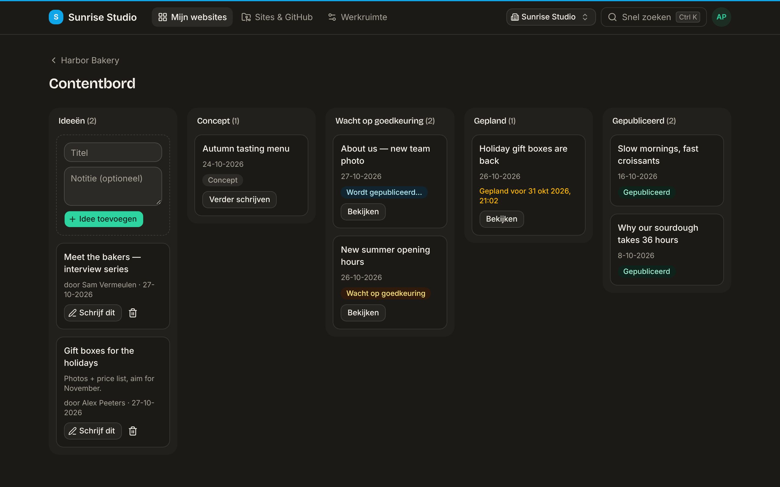 Het contentbord met vijf kolommen: Ideeën met een formulier voor titel en notitie en een knop Idee toevoegen, Concept met een kaart Verder schrijven, Wacht op goedkeuring met kaarten en knoppen Bekijken, Gepland met een ingeplande wijziging, en Gepubliceerd met twee berichten die online staan