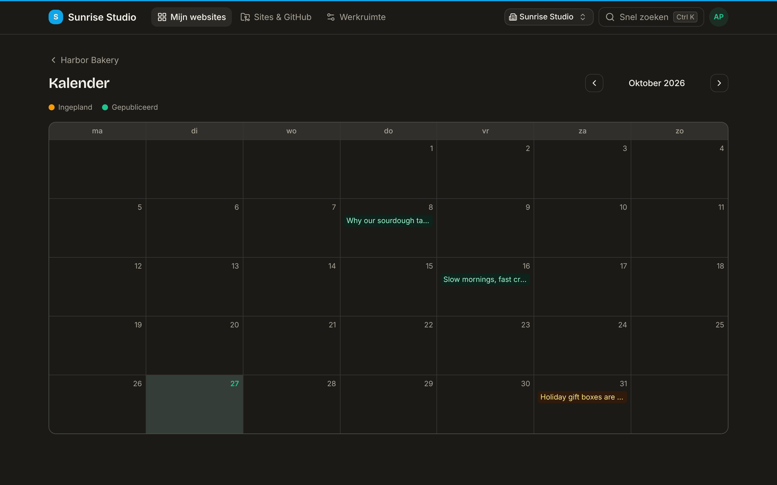 De redactiekalender voor de huidige maand: gepubliceerde berichten als groene labels op de dagen dat ze online gingen, een ingepland bericht als oranje label op de toekomstige publicatiedag, en vandaag gemarkeerd
