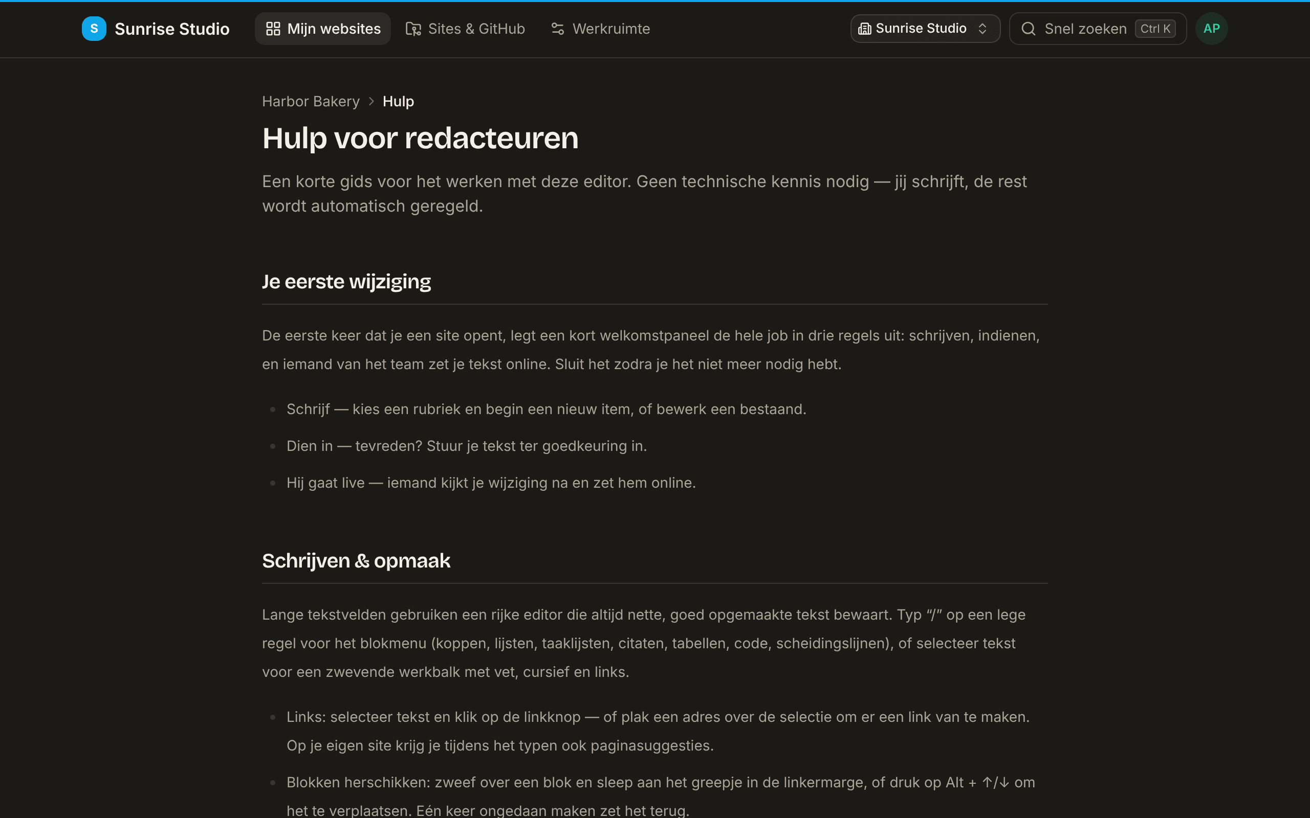 De pagina “Hulp voor redacteuren” in de app op de site Harbor Bakery: een korte inleiding, dan onderdelen in gewone taal zoals Je eerste wijziging (schrijven, indienen, het gaat online) en Schrijven & opmaak